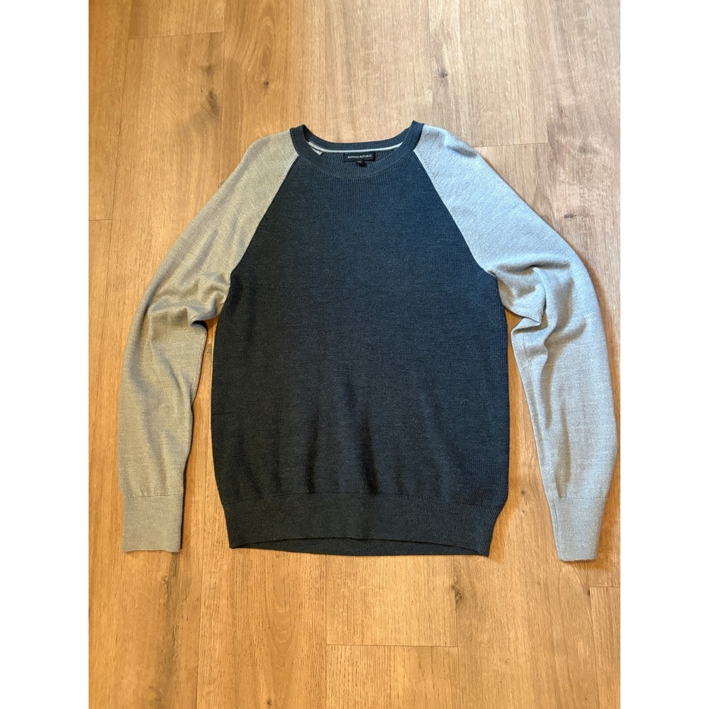 Banana Republic Sweater Medium Grey Colorblock Merino Wool Raglan Minimalist